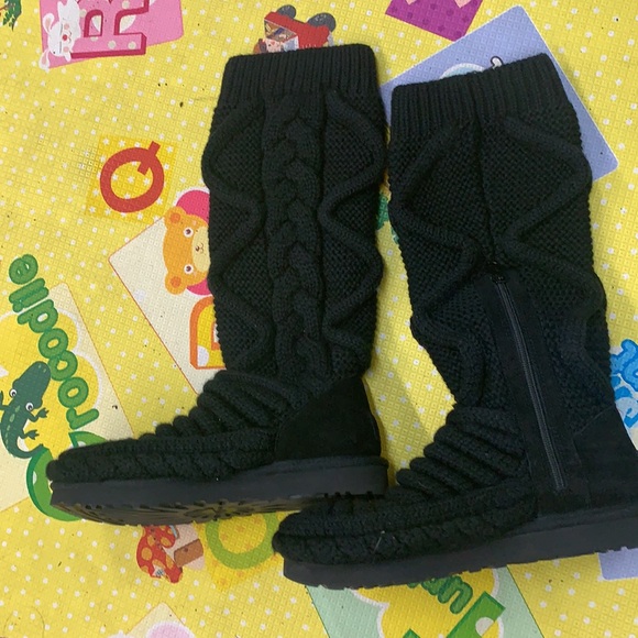 UGG Knit Boots - Picture 3 of 8